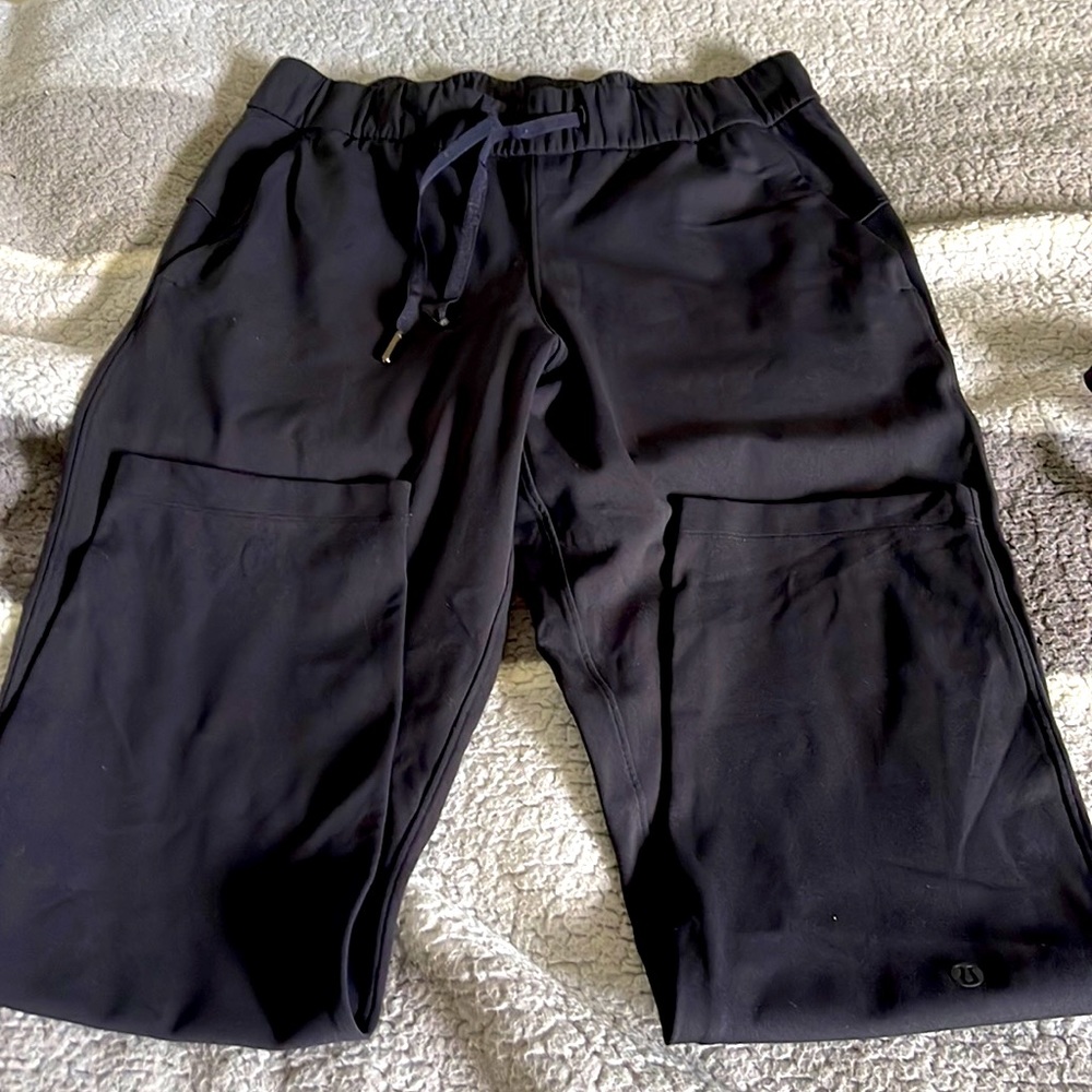 COPY - Like NEW barely worn lululemon pants size 8.